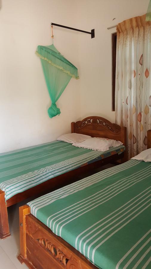Lokuge Grand Resort Катарагама Экстерьер фото