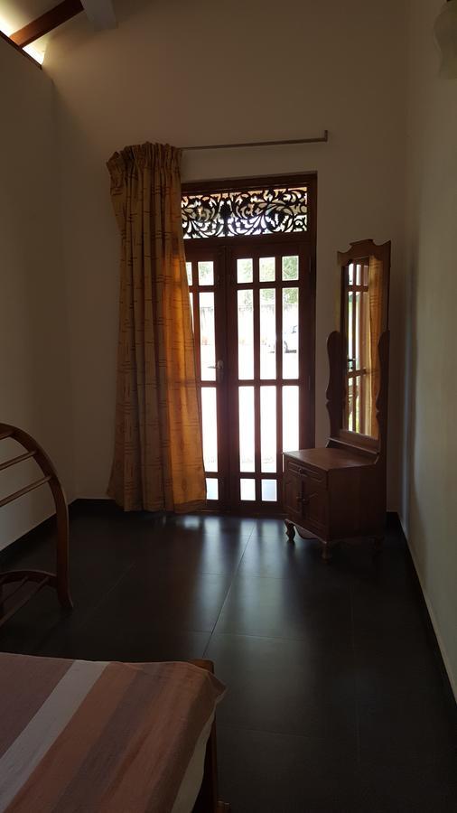 Lokuge Grand Resort Катарагама Экстерьер фото