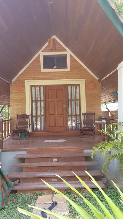 Lokuge Grand Resort Катарагама Экстерьер фото