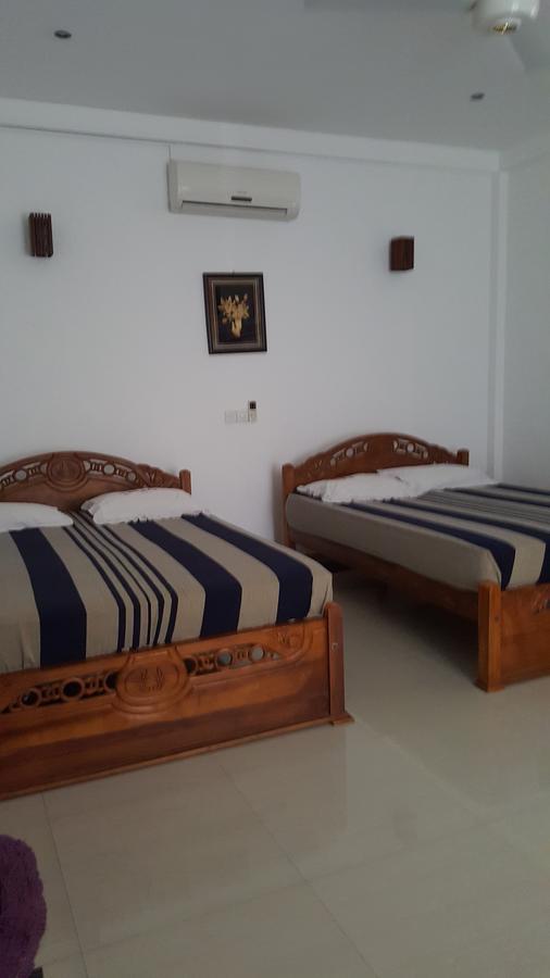 Lokuge Grand Resort Катарагама Экстерьер фото