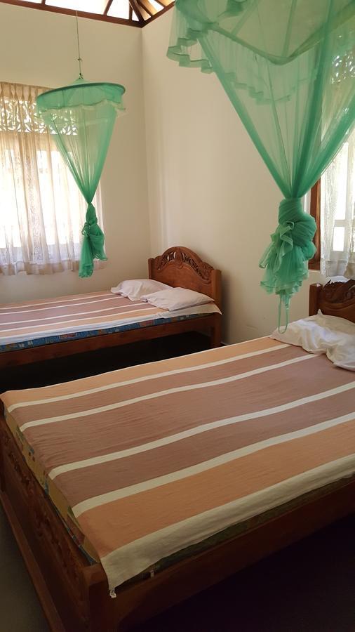 Lokuge Grand Resort Катарагама Экстерьер фото
