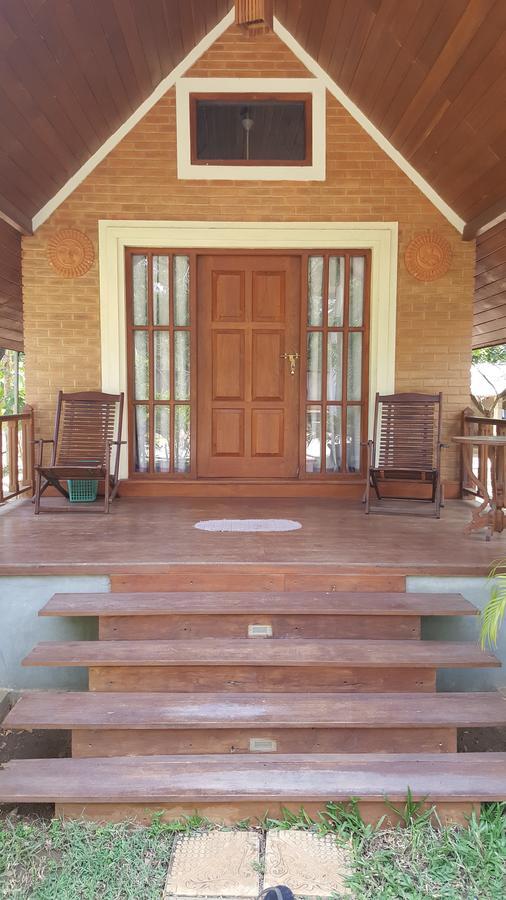 Lokuge Grand Resort Катарагама Экстерьер фото