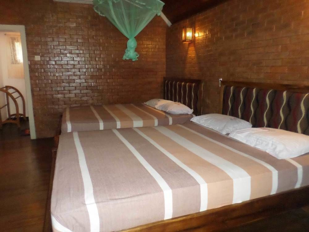 Lokuge Grand Resort Катарагама Экстерьер фото