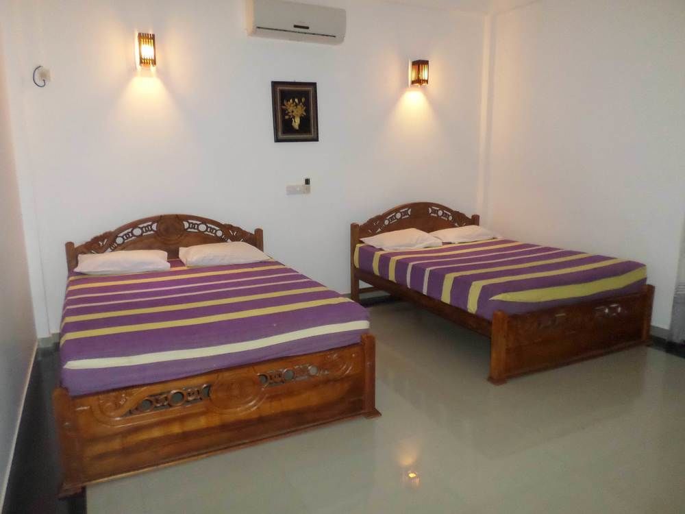 Lokuge Grand Resort Катарагама Экстерьер фото